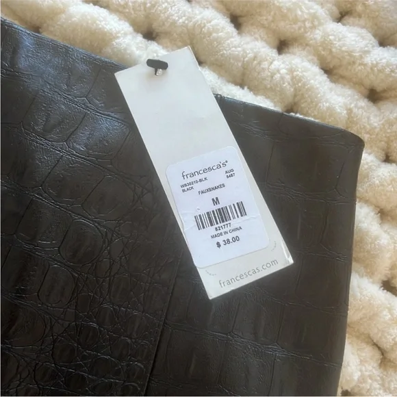 NWT Francesca’s skirt - Picture 2 of 2